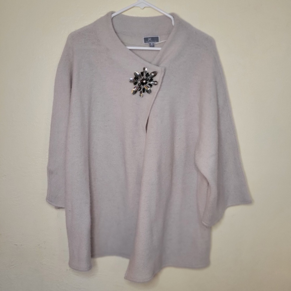100% Wool JM Collection Poncho Jacket Size Medium Cream With Rhinestone Broch